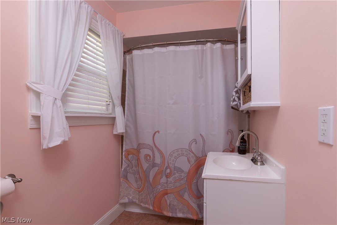 504 Howland Wilson Road Southeast Warren, OH 44484 - Photo 13 of 21 Gallery Image 13