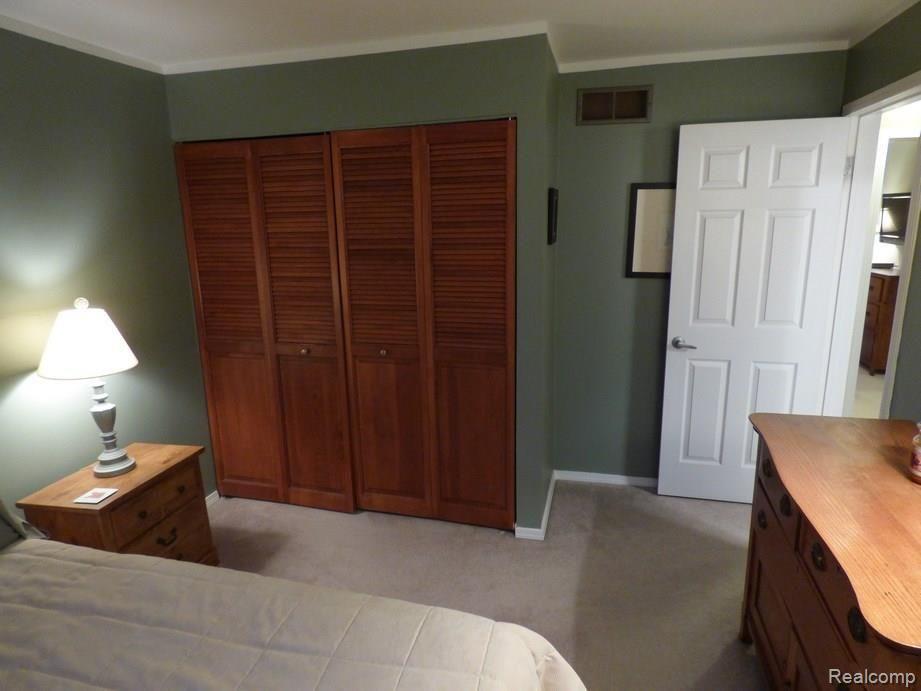 22563 Deerfield Road Novi, MI 48375 - Photo 32 of 44 P1190955.jpg