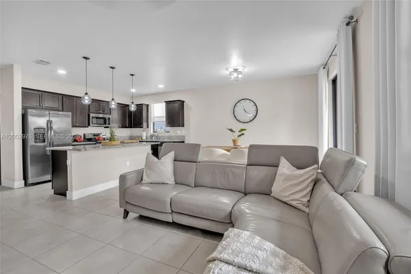 $780,000 | 3525 West 94th Street, Hialeah, FL 33018