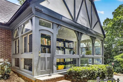 $1,800,000 | 806 Kinloch Street Northwest, Atlanta, GA 30327