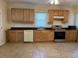 $1,900 | 44 Oak Avenue, Unit 1, Shelton, CT 06484