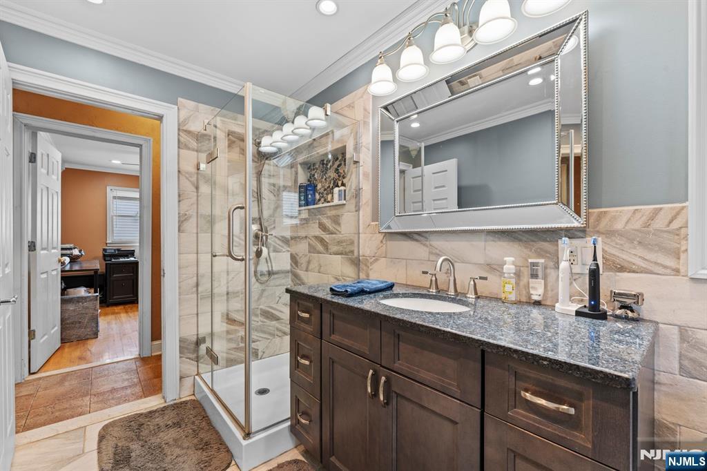 17 Acorn Road Secaucus, NJ 07094 - Photo 16 of 44