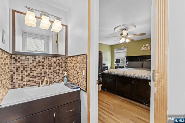 $1,299,999 | 17 Acorn Road, Secaucus, NJ 07094