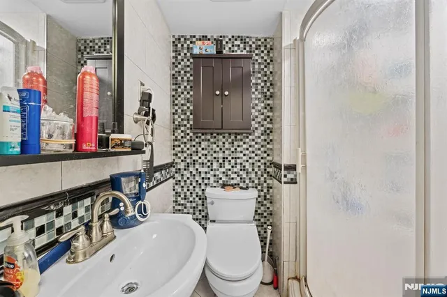 $1,299,999 | 17 Acorn Road, Secaucus, NJ 07094