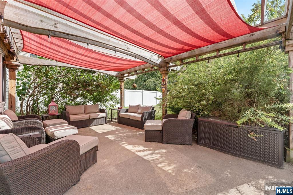 17 Acorn Road Secaucus, NJ 07094 - Photo 34 of 44