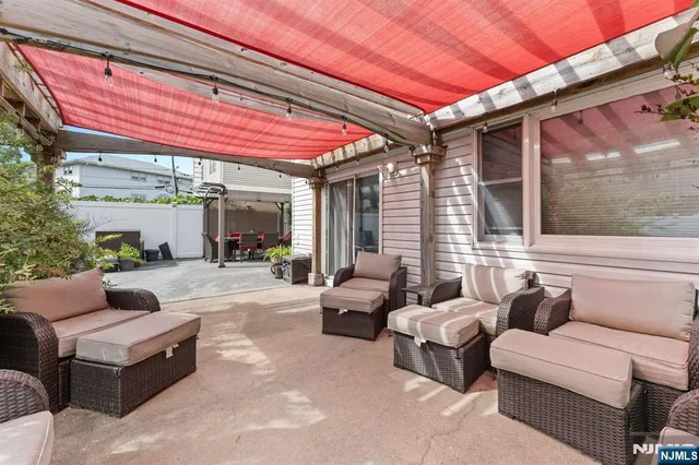 $1,299,999 | 17 Acorn Road, Secaucus, NJ 07094