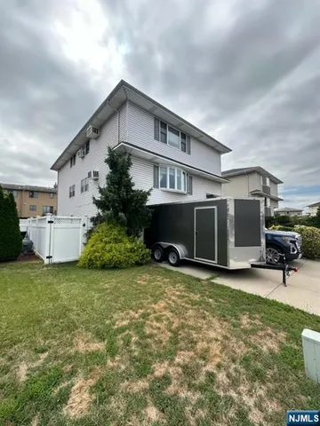 $1,299,999 | 17 Acorn Road, Secaucus, NJ 07094