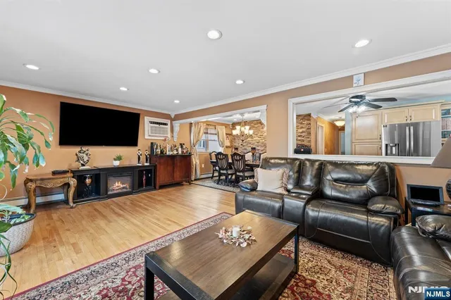 $1,299,999 | 17 Acorn Road, Secaucus, NJ 07094