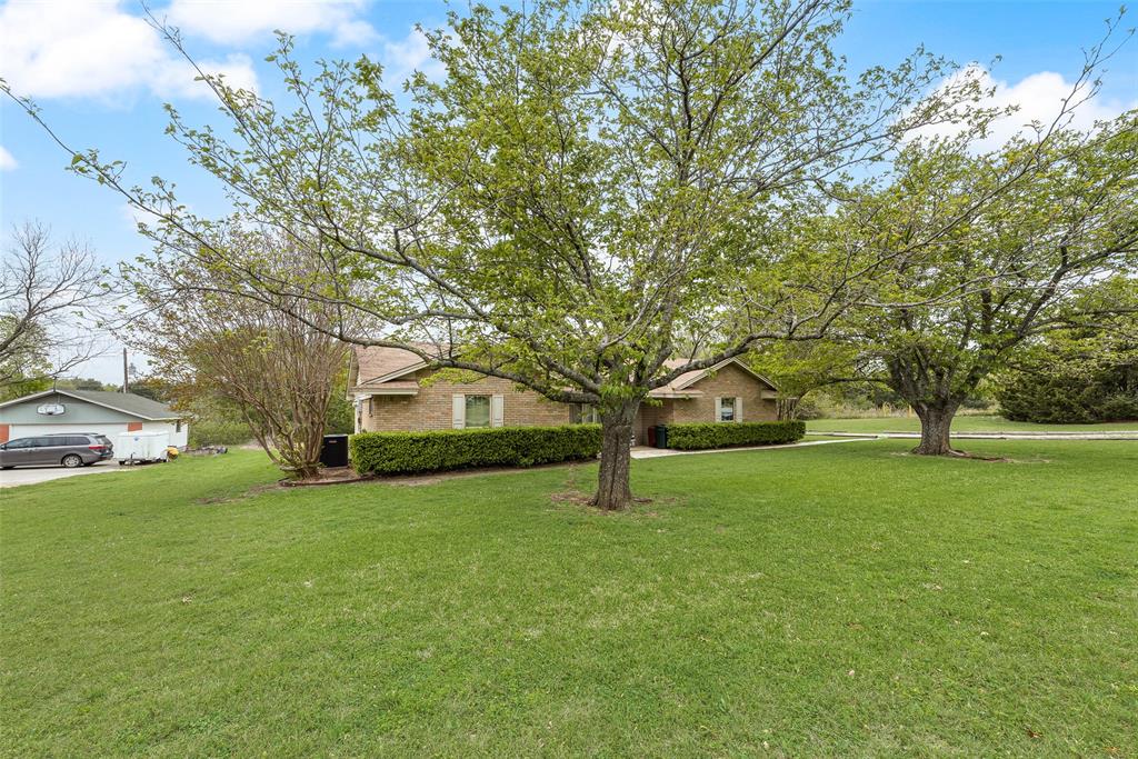 830 Mt Zion Road Midlothian, TX 76065 - Photo 3 of 36
