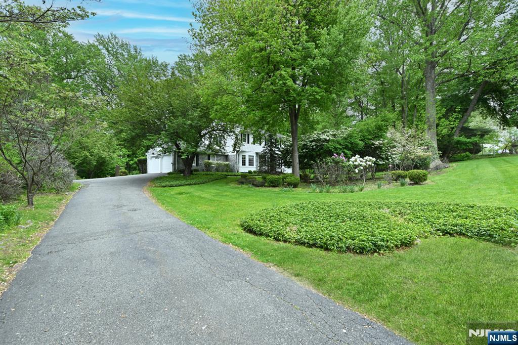 16 Knollwood Road Upper Saddle River, NJ 07458 - Photo 39 of 43