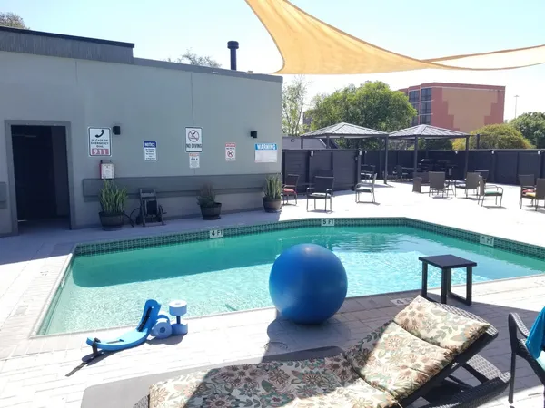 $1,400 | 935 La Posada Drive, Unit 232, Austin, TX 78752