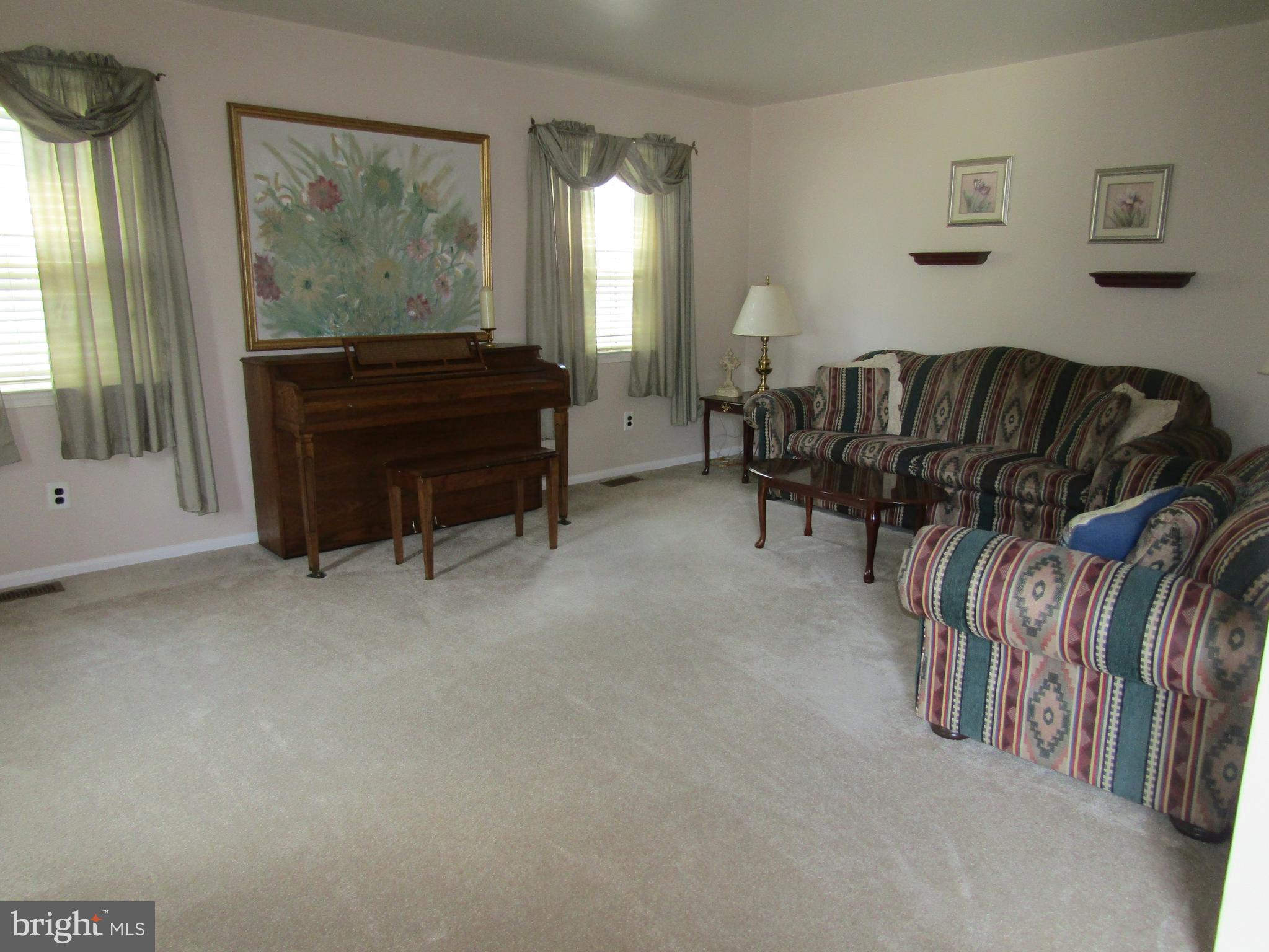 6 Evans Road Marlton, NJ 08053 - Photo 2 of 11 Living room