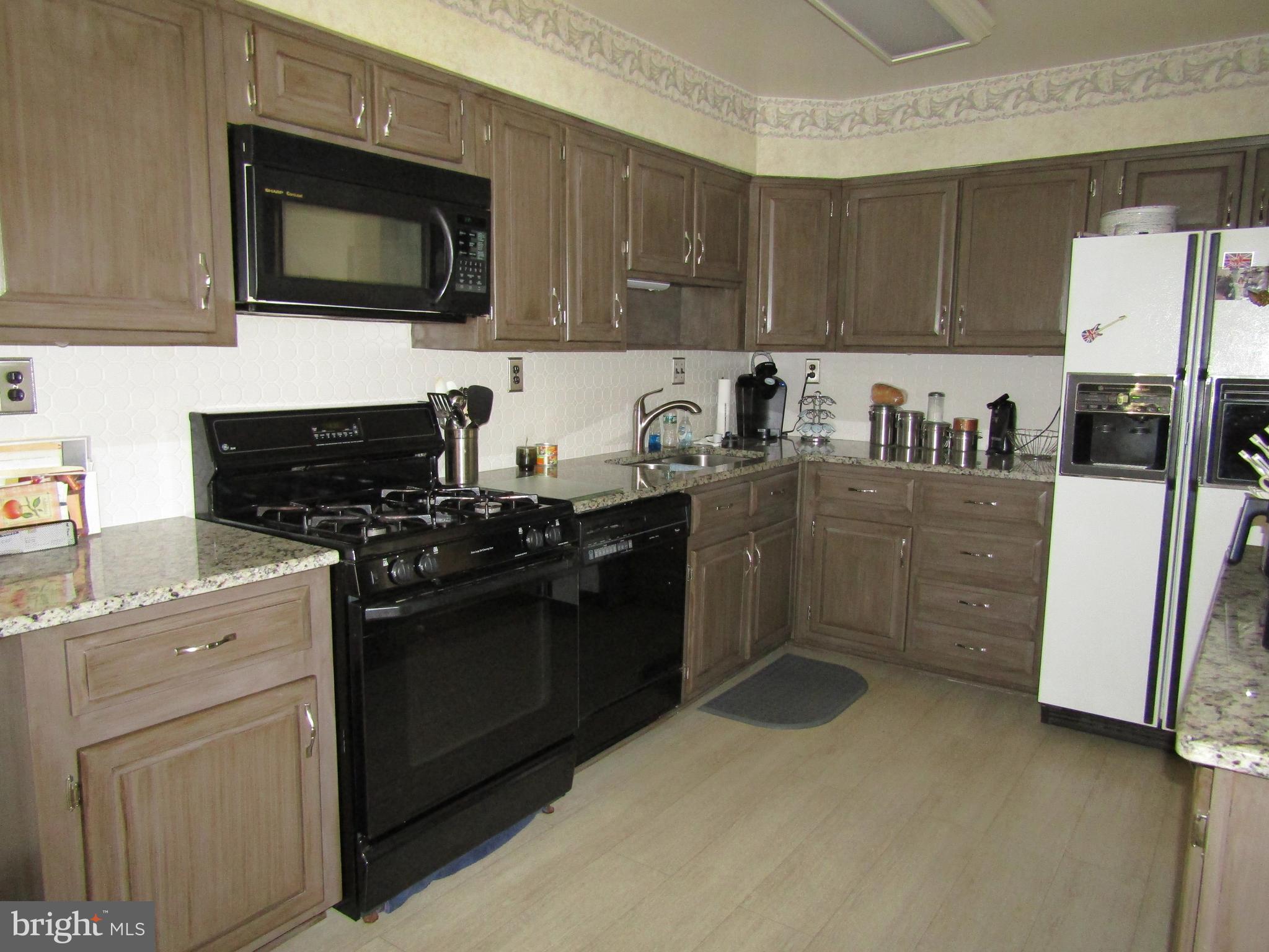6 Evans Road Marlton, NJ 08053 - Photo 5 of 11 Eat in Kitchen