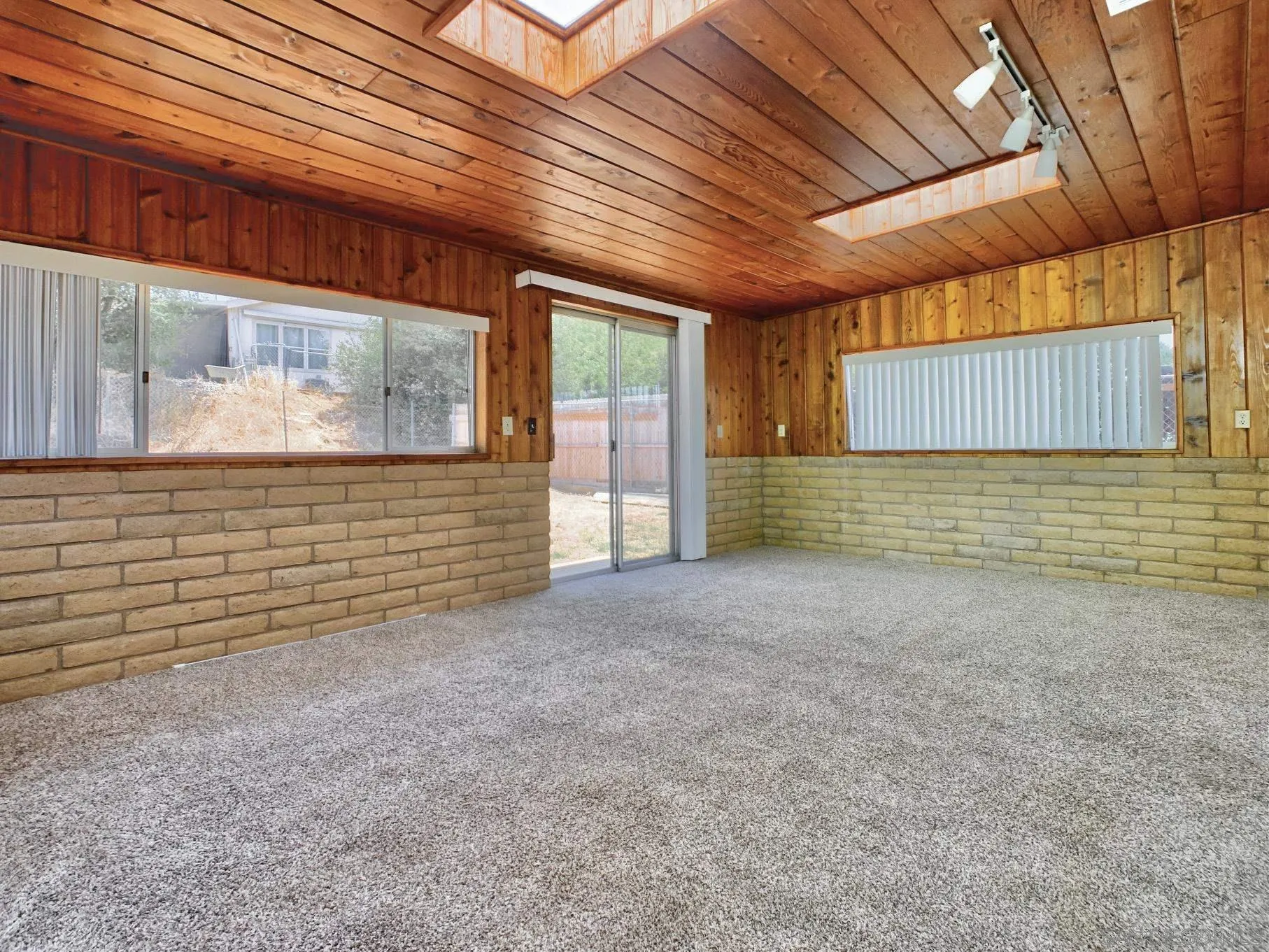 9025 Bubbling Wells Road Lakeside, CA 92040 - Photo 11 of 24 Gallery Image 11