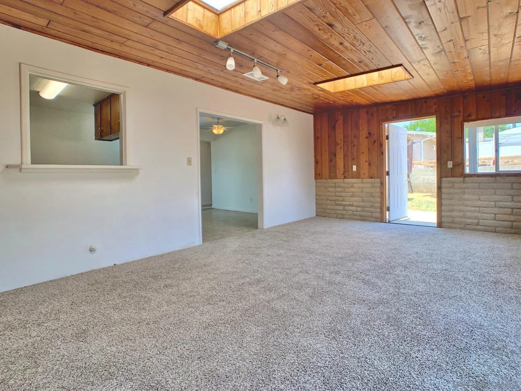 9025 Bubbling Wells Road Lakeside, CA 92040 - Photo 13 of 24 Gallery Image 13