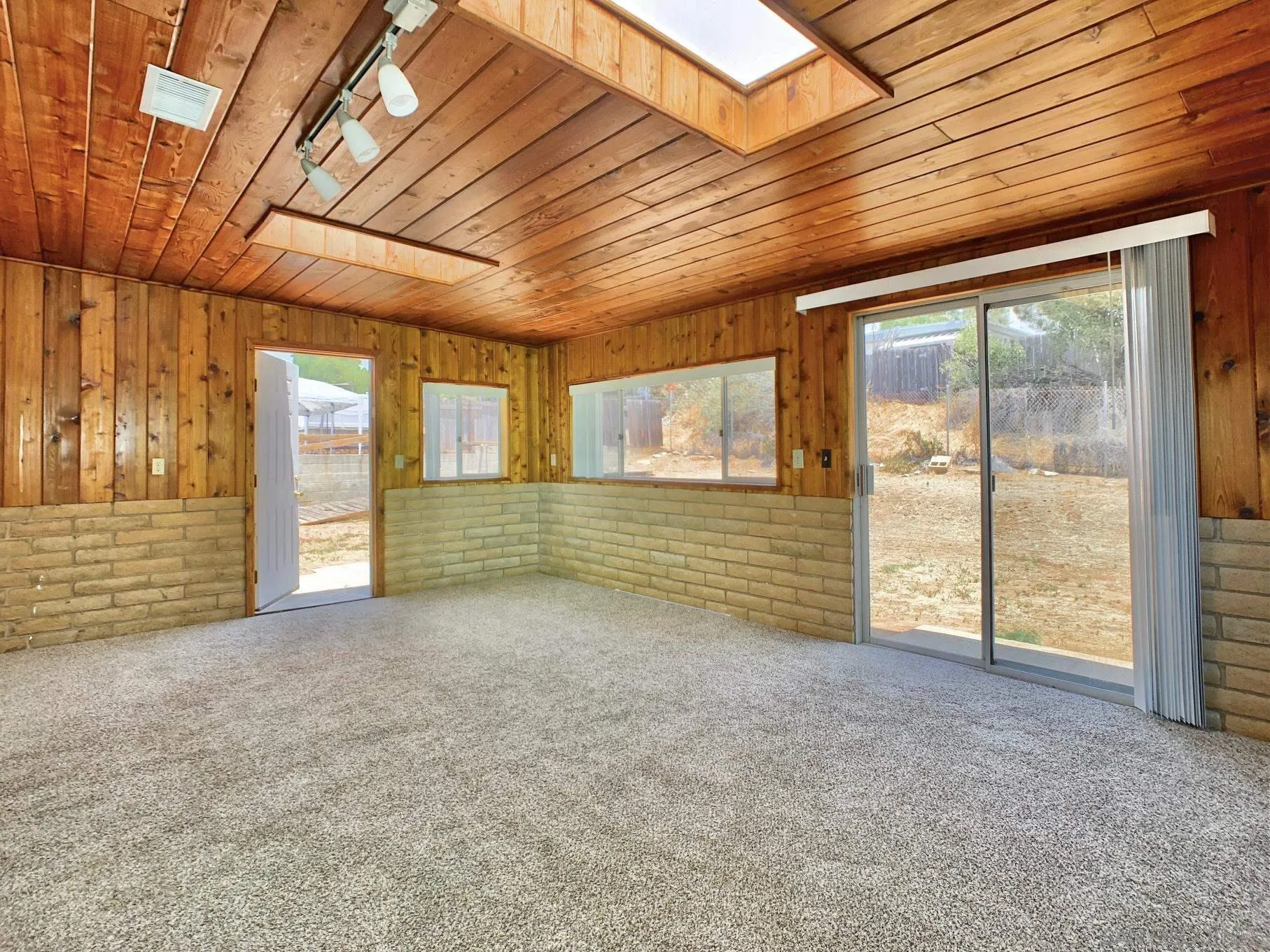 9025 Bubbling Wells Road Lakeside, CA 92040 - Photo 20 of 24 Gallery Image 20