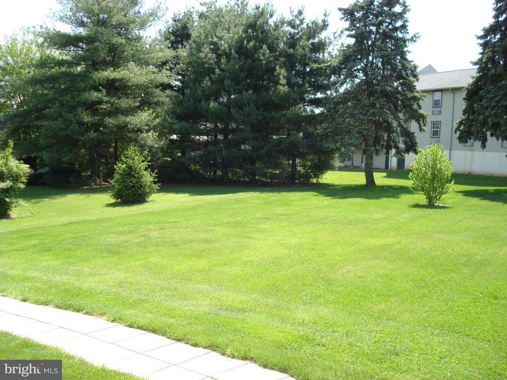 32 Harvest Road Lancaster, PA 17602 - Photo 4 of 17 Gallery Image 4