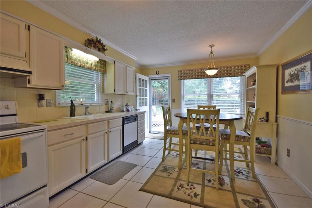 6991 Bridgewood Road Clemmons, NC 27012 - Photo 8 of 30 Gallery Image 8