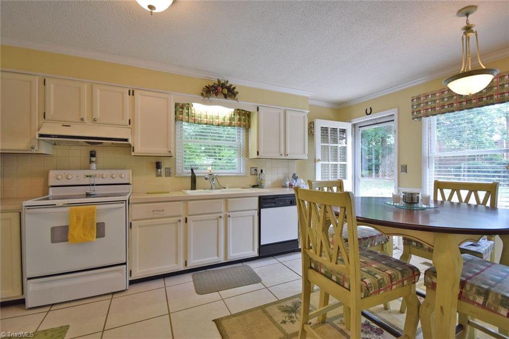6991 Bridgewood Road Clemmons, NC 27012 - Photo 9 of 30 Gallery Image 9