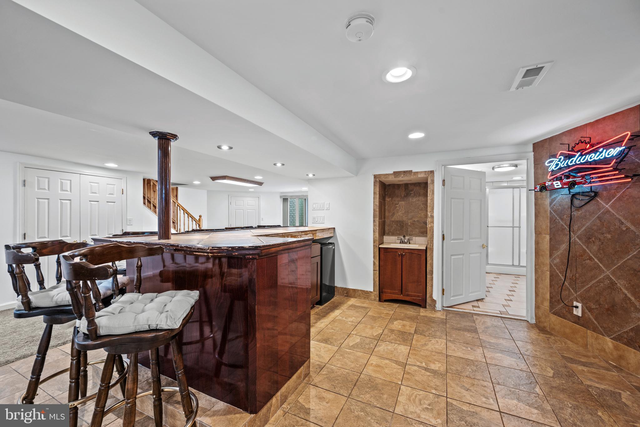 4090 Boteler Road Mount Airy, MD 21771 - Photo 31 of 52 LL Bar Area