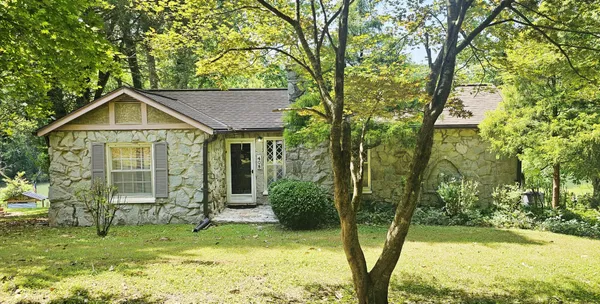 $365,000 | 408 Westwood Drive, McMinnville, TN 37110