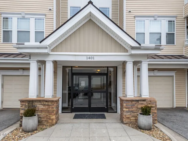 $329,900 | 1401 Coopers Hill Drive, Unit 308, Raleigh, NC 27604