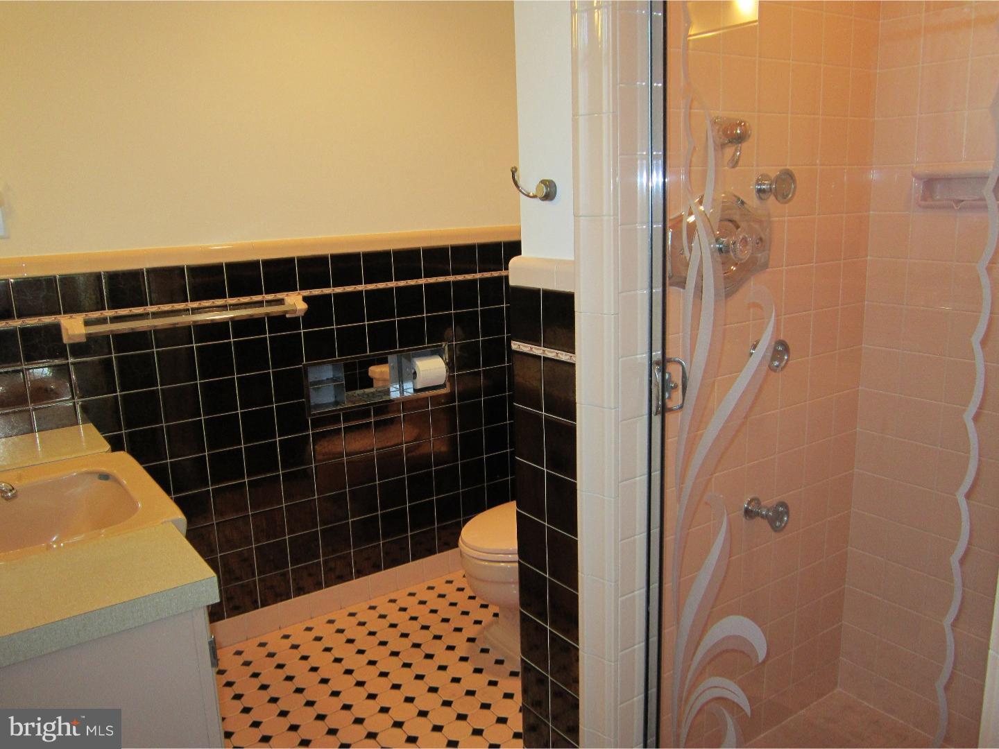 8 Greenvale Road Moorestown, NJ 08057 - Photo 14 of 25 Master Bathroom