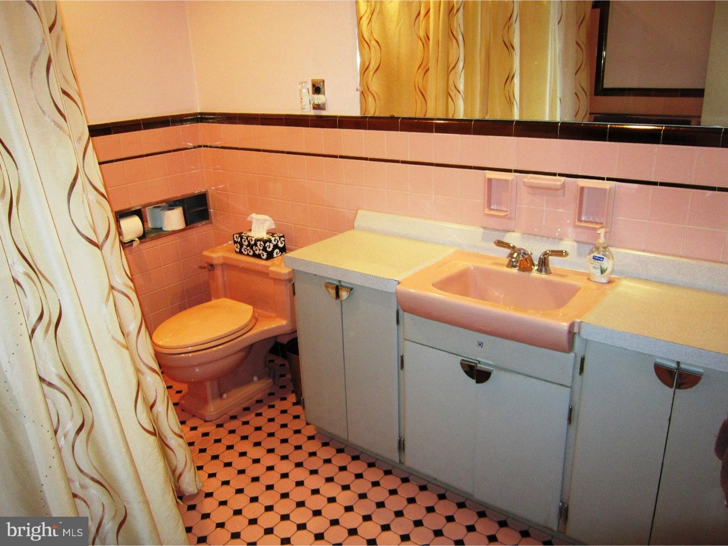 8 Greenvale Road Moorestown, NJ 08057 - Photo 18 of 25 Bathroom