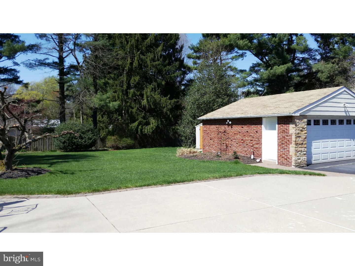 8 Greenvale Road Moorestown, NJ 08057 - Photo 25 of 25 Garage