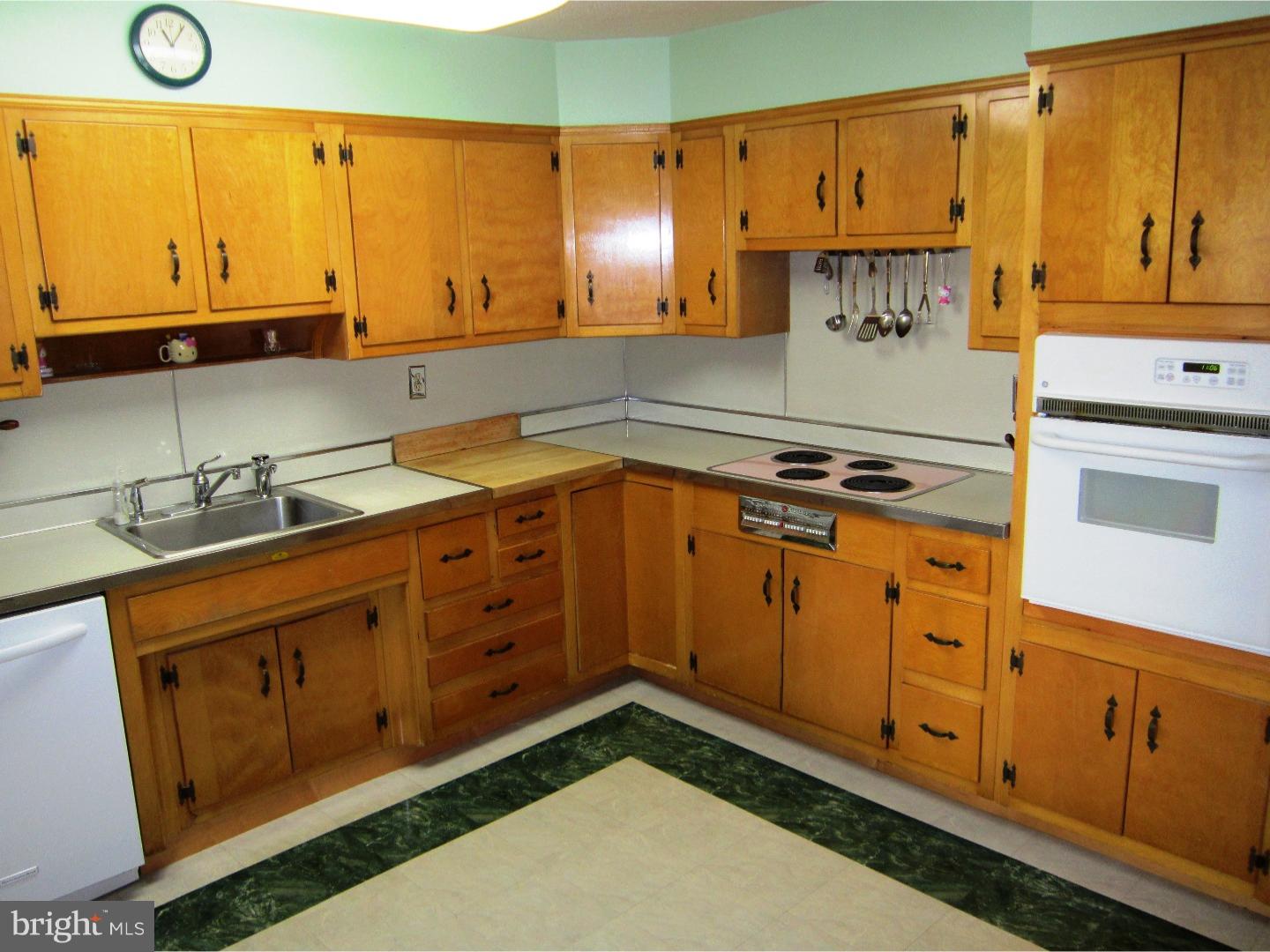 8 Greenvale Road Moorestown, NJ 08057 - Photo 9 of 25 Kitchen