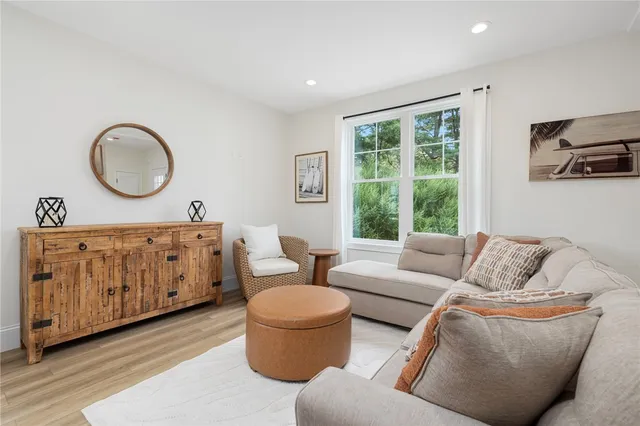 $2,950 | 50 South County Trail, North Kingstown, RI 02852