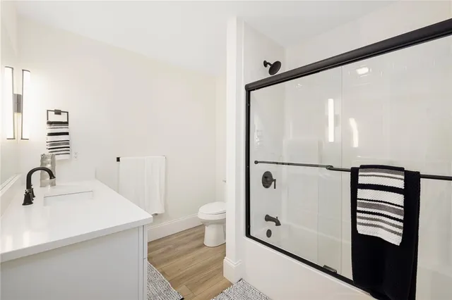 $2,950 | 50 South County Trail, North Kingstown, RI 02852