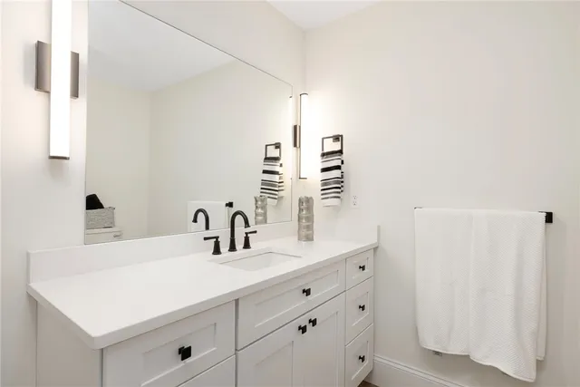 $2,950 | 50 South County Trail, North Kingstown, RI 02852