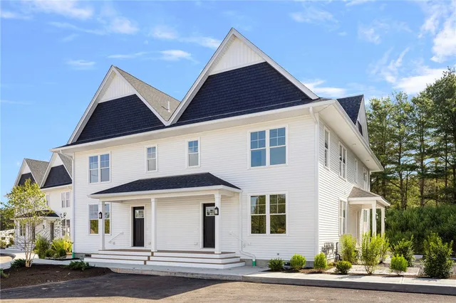 $2,950 | 50 South County Trail, North Kingstown, RI 02852