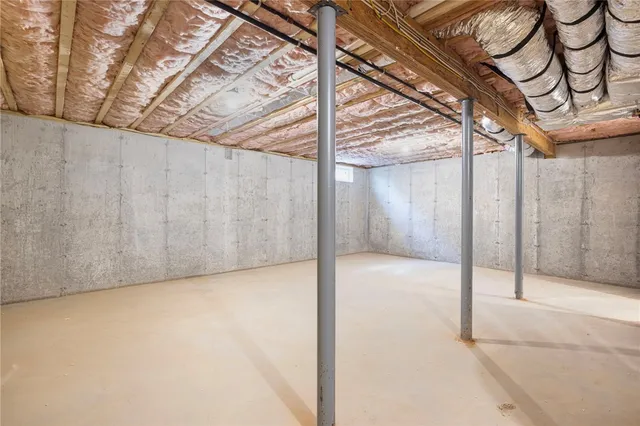 $2,950 | 50 South County Trail, North Kingstown, RI 02852