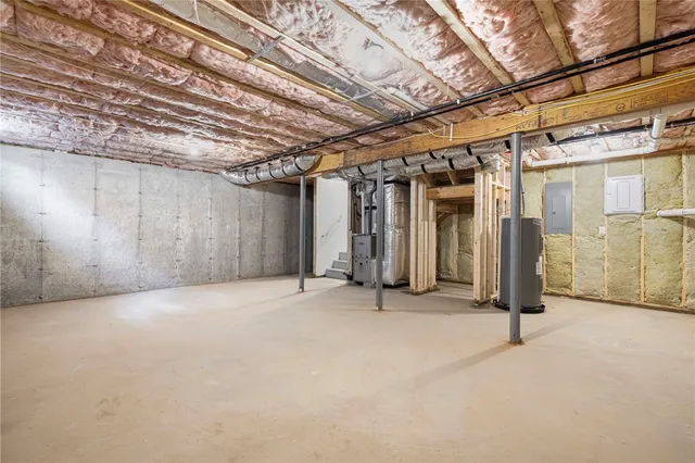 $2,950 | 50 South County Trail, North Kingstown, RI 02852