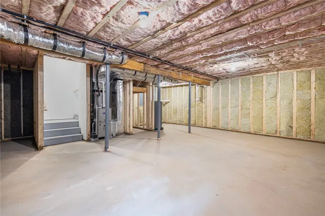 $2,950 | 50 South County Trail, North Kingstown, RI 02852