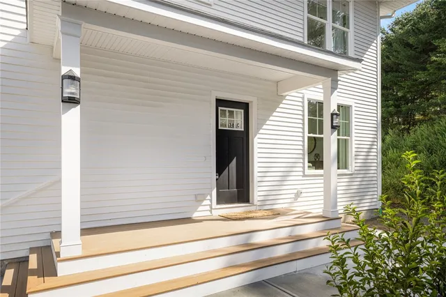 $2,950 | 50 South County Trail, North Kingstown, RI 02852