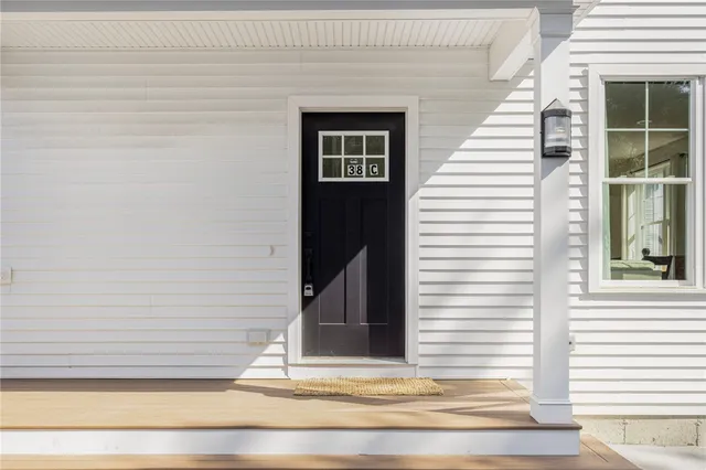 $2,950 | 50 South County Trail, North Kingstown, RI 02852