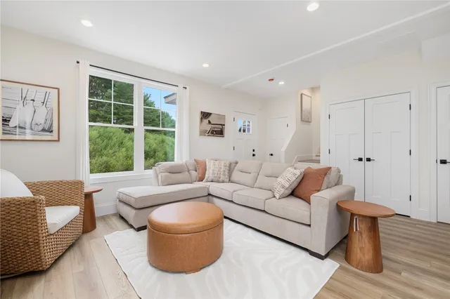 $2,950 | 50 South County Trail, North Kingstown, RI 02852