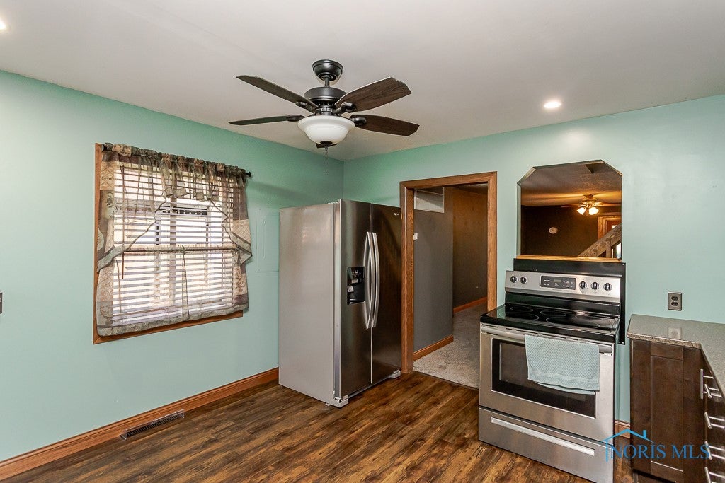 1856 North Stadium Road Oregon, OH 43616 - Photo 16 of 38 Gallery Image 16