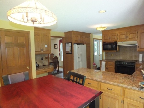 71 Stonehill Road East Longmeadow, MA 01028 - Photo 10 of 30 Gallery Image 10