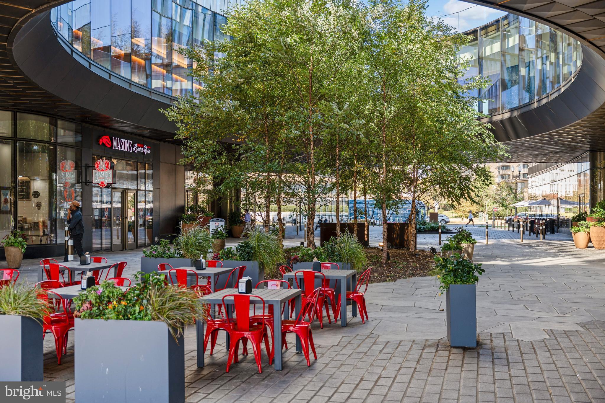 601 Wharf Street Southwest, Unit 213 Washington, DC 20024 - Photo 22 of 24 a view of street with sitting area