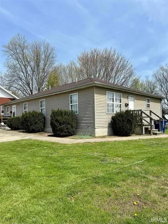 $895 | 102 North Seminary Street, Princeton, IN 47670