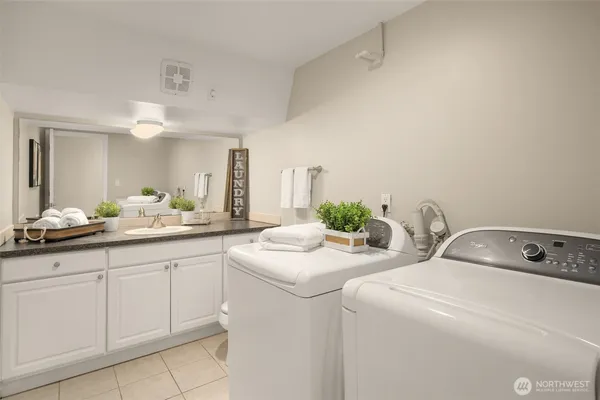 $1,448,000 | 334 157th Avenue Northeast, Bellevue, WA 98008