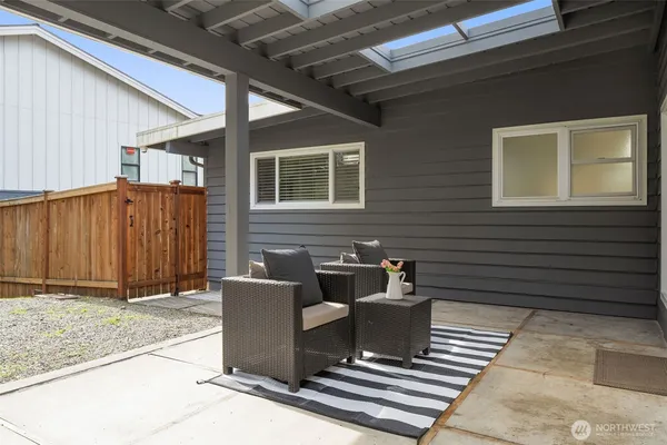 $1,448,000 | 334 157th Avenue Northeast, Bellevue, WA 98008