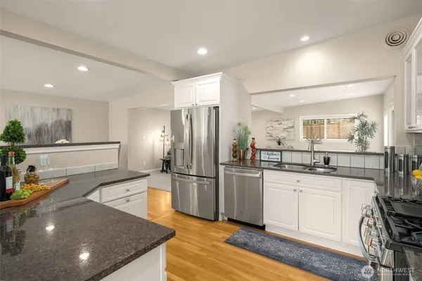 $1,448,000 | 334 157th Avenue Northeast, Bellevue, WA 98008