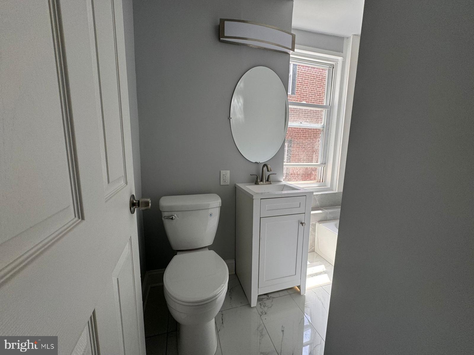 1017 Pine Street, Unit 2R Philadelphia, PA 19107 - Photo 3 of 10