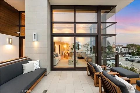 $7,799,000 | 2114 Manhattan Avenue, Hermosa Beach, CA 90254