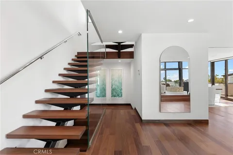 $7,799,000 | 2114 Manhattan Avenue, Hermosa Beach, CA 90254